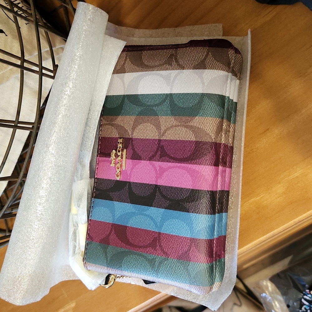 Double Corner Zip Wristlet In Signature Canvas With Stripe Print